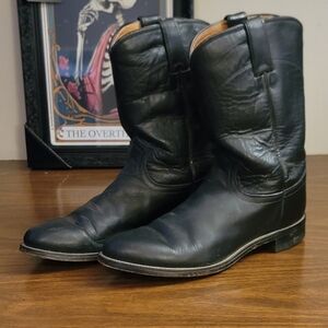 WOMEN'S JUSTINS COWGIRL BOOTS.